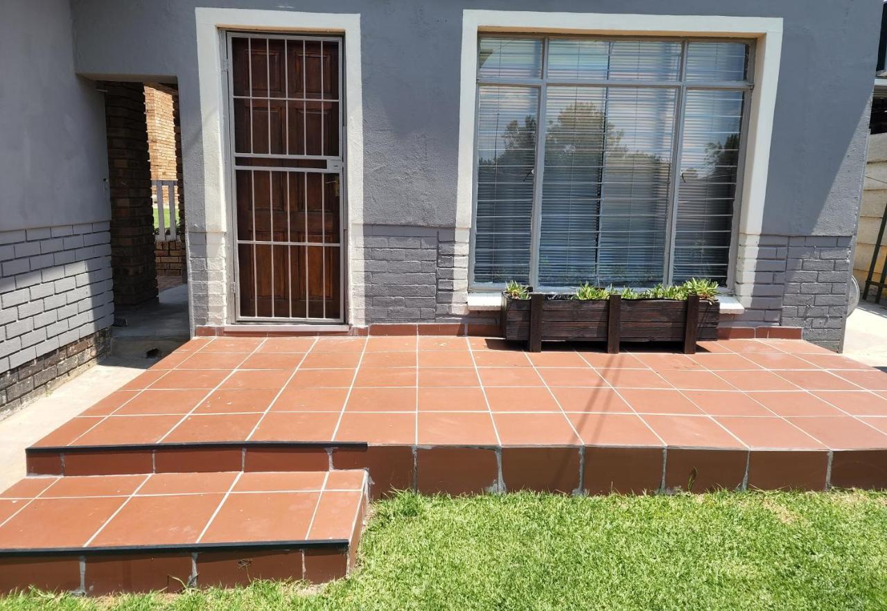 Hotel A Step Ahead Klerksdorp Exterior foto